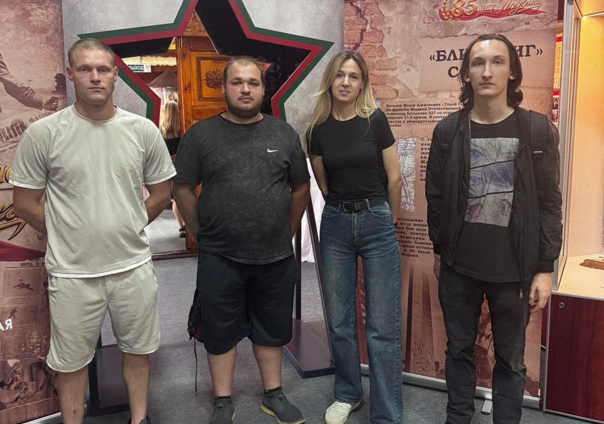 Память и патриотизм: молодежь филиала «Рогачевжелезобетон» ОАО «Кричевцементношифер» посетила передвижную выставку «85 лет Подвигу!»